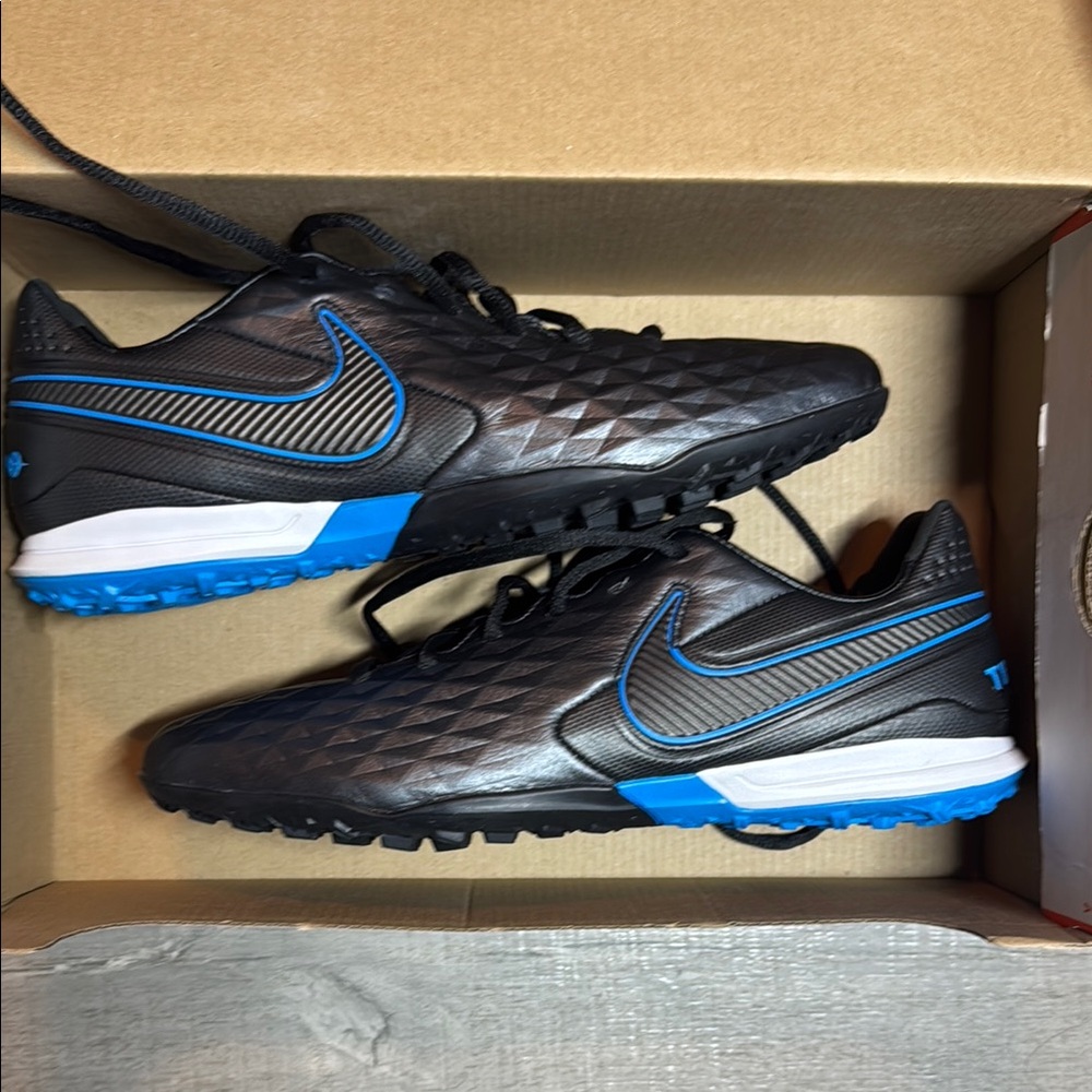 Nike Men's Black and Blue Tiempo legend 8 pro soccer turf shoe